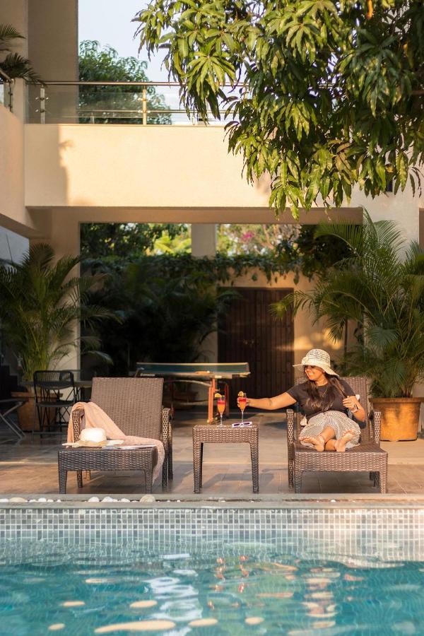 The Leaf By Stayvista - An Enchanting Escape Offering A Pool, Terrace, Lush Lawn, Contemporary Interiors, And Indoor Games Alībāg Eksteriør bilde